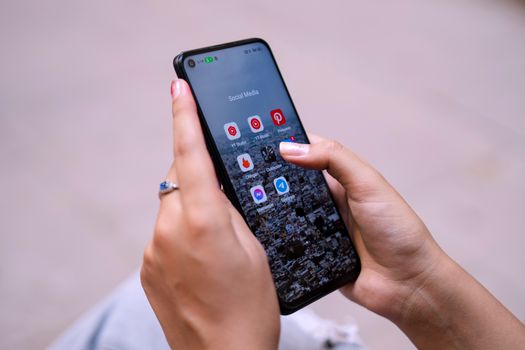 Top Apps for Deaf Communication: Features, Usage & Benefits